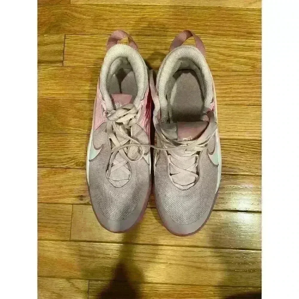 Nike Team Hustle D 10 GS Kids Basketball Shoes Pink Foam Size 5Y